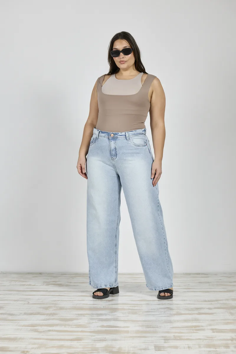 ART. 870 | BAGGY CELESTE CON STRASS TRANSPARENTE RÍGIDO