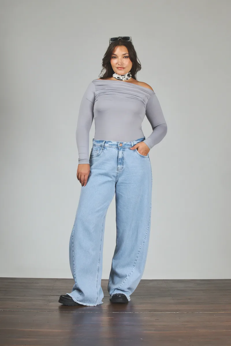 ART. 878 | WIDE LEG CELESTE CON RECORTE DEFLECADO RÍGIDO