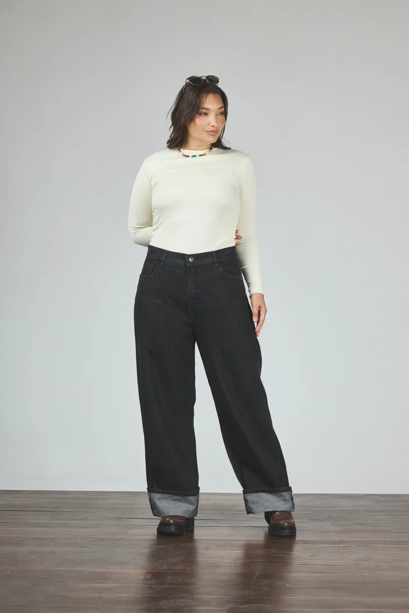 ART. 881 | WIDE LEG CLÁSICO NEGRO DESTROYER RÍGIDO