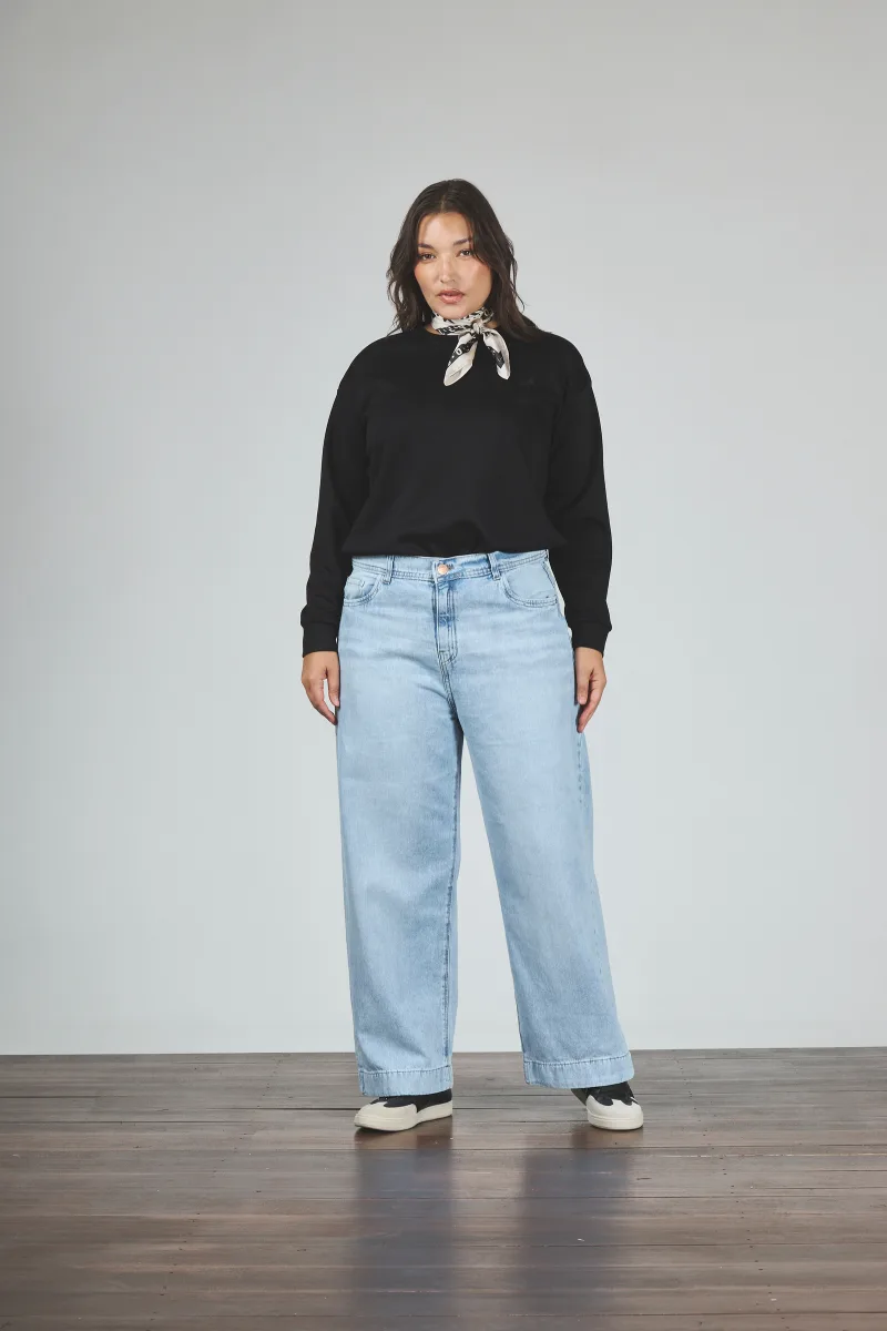 ART. 894 | WIDE LEG CROP CELESTE CON RUEDO RÍGIDO