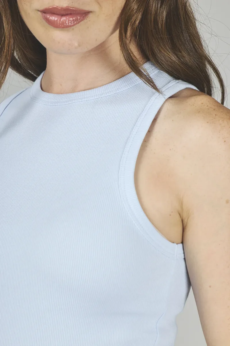 ART. A-84 | MUSCULOSA CELESTE ESCOTE CERRADO ALGODON