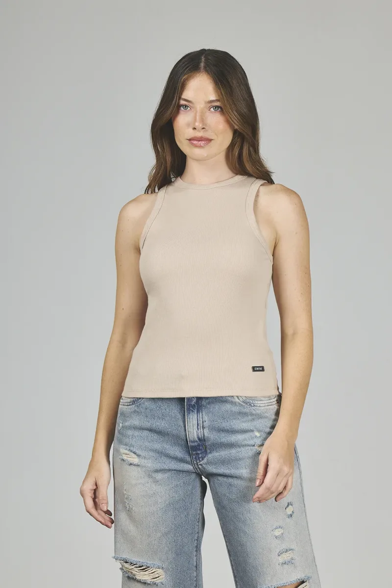 ART. A-86 | MUSCULOSA BEIGE ESCOTE CERRADO ALGODON