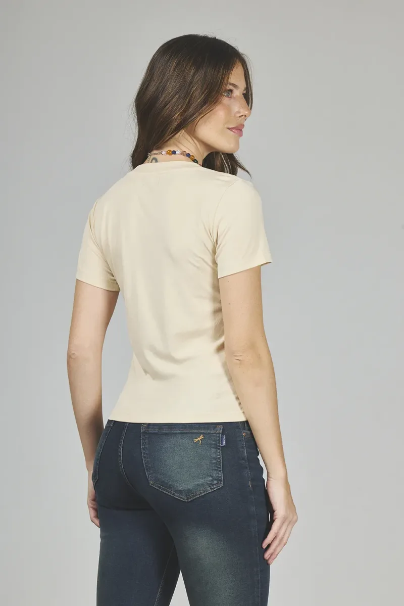 ART. E-702 | REMERA BASICA BEIGE MANGA CORTA