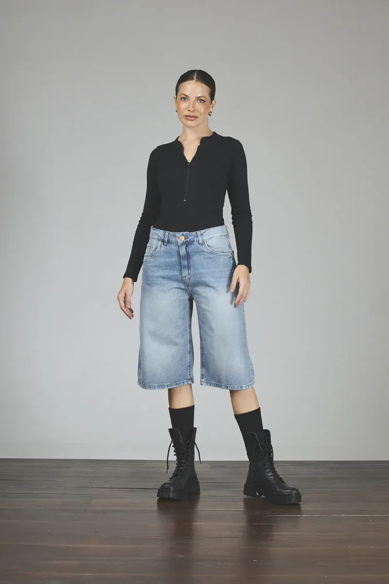 ART. C-145 | BERMUDA MAXI BAGGY CELESTE CLÁSICO RÍGIDO