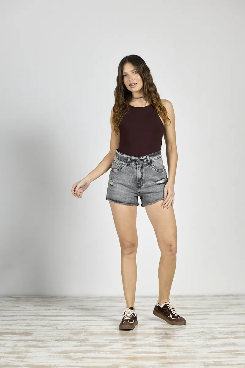ART. C-51 |  SHORT GRIS CON ROTURA DEFLECADO RIGIDO