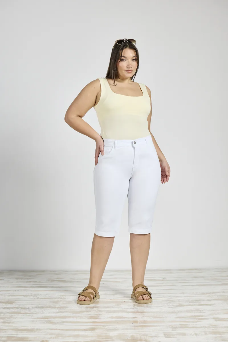 ART. M-511 | BERMUDA BLANCA CLASICA ELASTIZADO